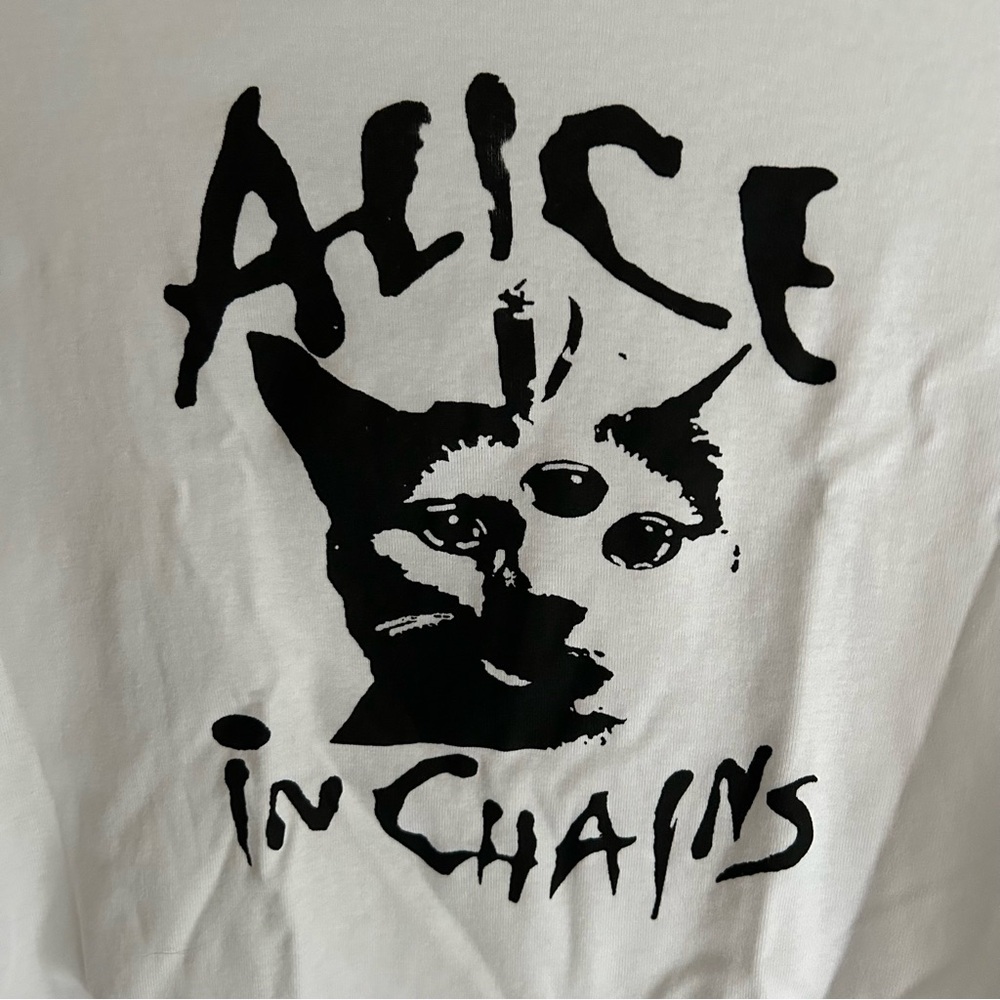 lizzybtq Alice in Chains Screenprinted Cropped Cat Tee